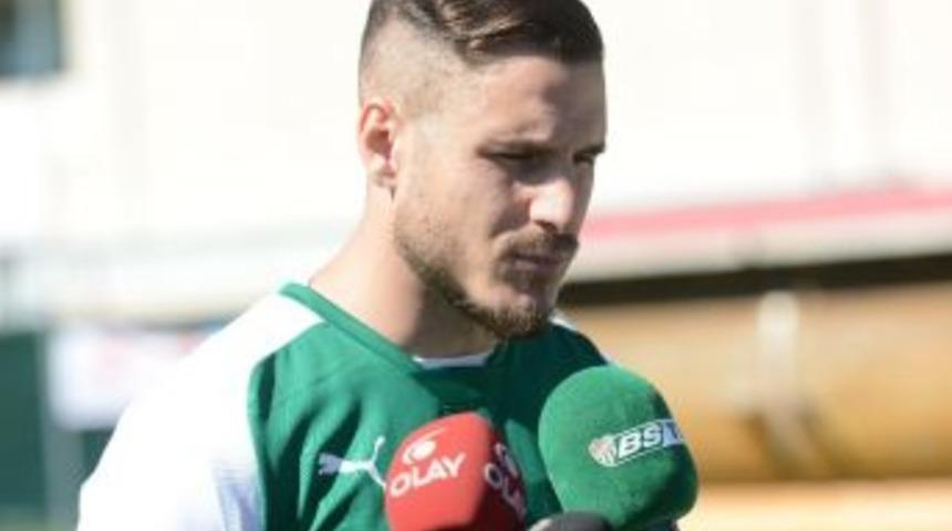 Deniz Yılmaz Gitmek İstemiyor