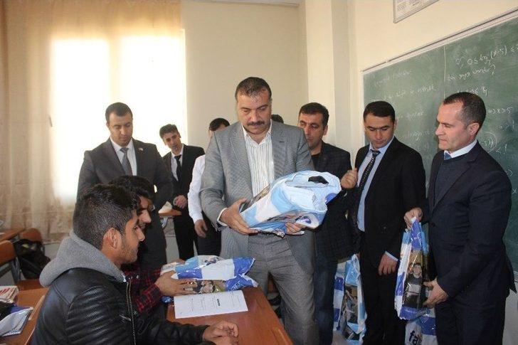 Siverek’te Öğrencilere Kitap Desteği G4