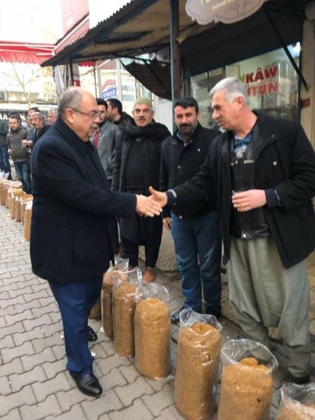 Başkan Kutlu Oturakçı Pazarı Esnafıyla Bir Araya Geldi