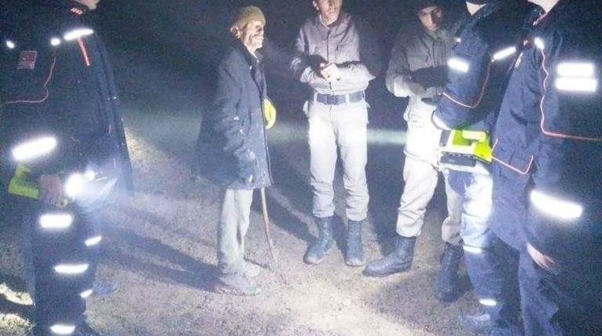 Siste Kaybolan &Ccedil;oban Ve Koyunları Kurtarma Ekipleri Tarafından Bulundu