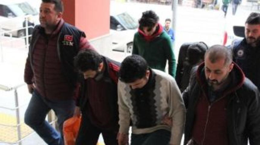 Kocaeli &rsquo;de Suriye Uyruklu 2 Deaş &Uuml;yesi Tutuklandı