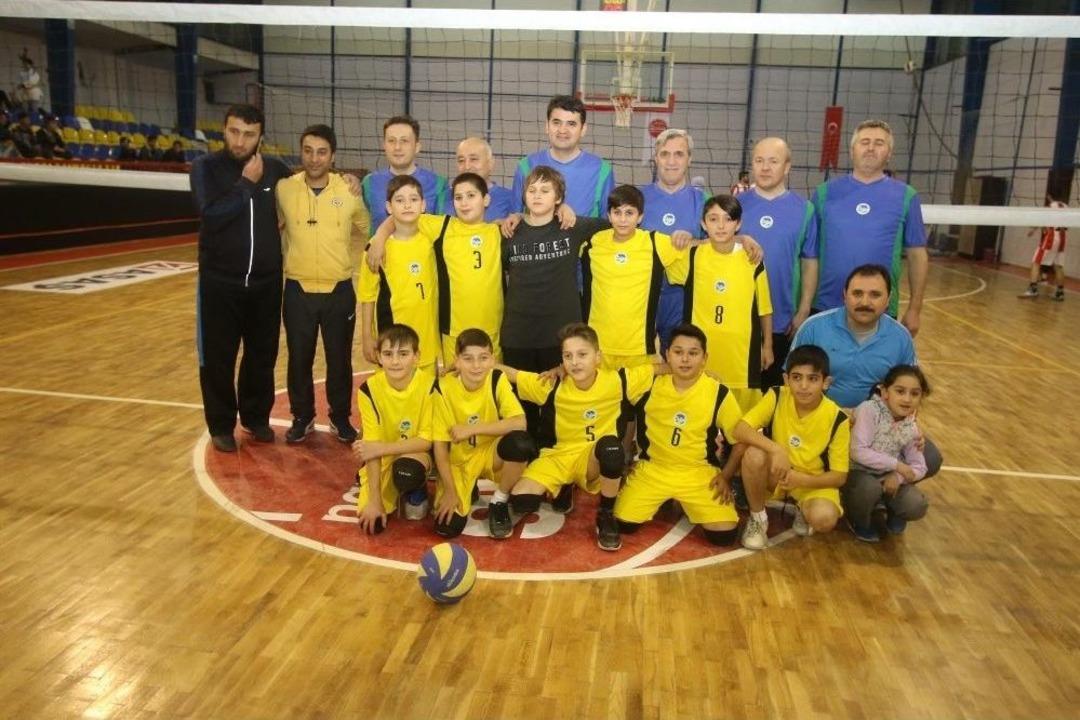 Akyazı Voleybol Turnuvası Ma&ccedil;ları Başladı