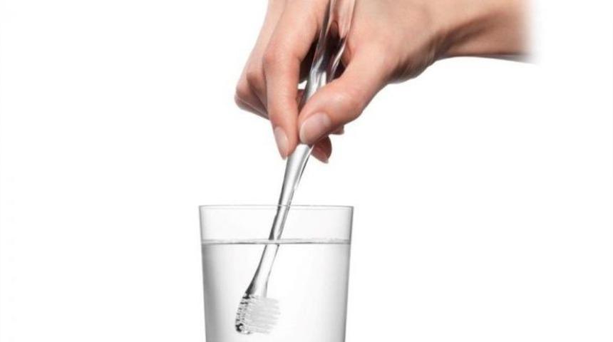 Nanoteknolojik Macunsuz Diş Fır&ccedil;ası