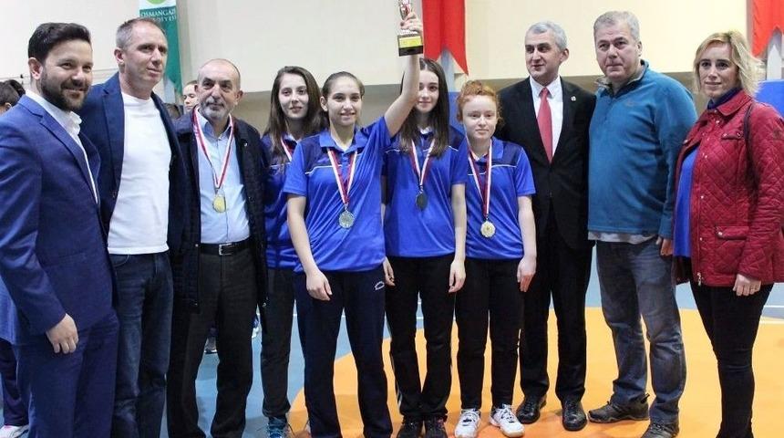 Osmangazi&rsquo;de Badminton Turnuvası