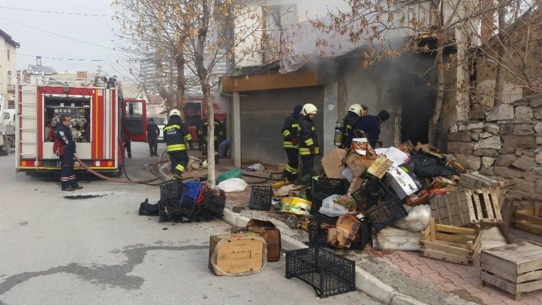 Konya&rsquo;da Depo Yangını