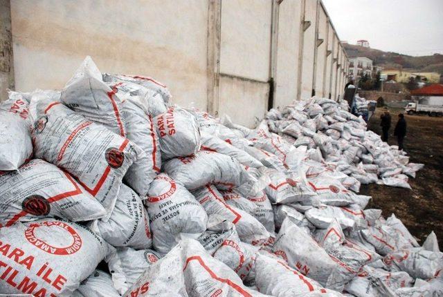 Tokat’ta 3 Bin 500 Aileye 1.5 Ton Kömür Yardımı