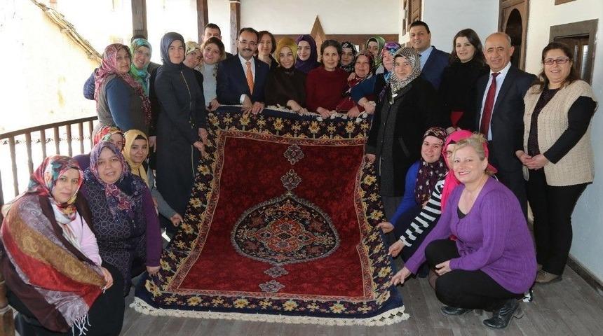 Dokur Evi Altıncı Mezunlarını Verdi