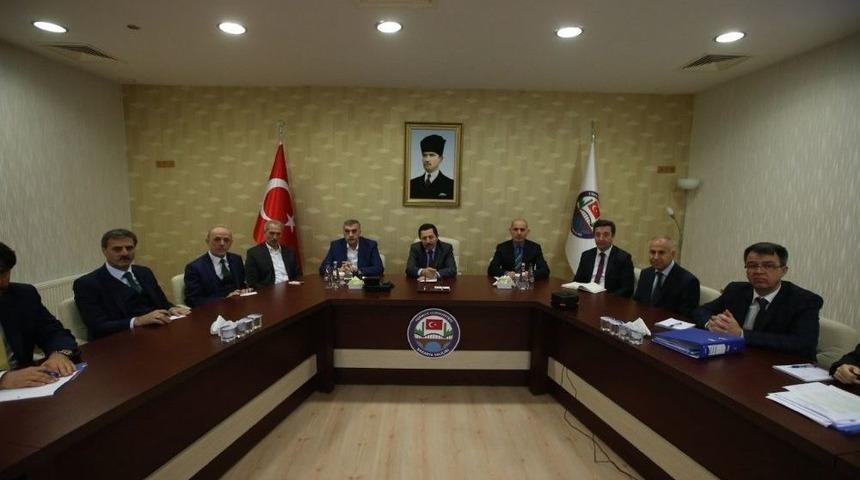 Taşeron S&ouml;zleşmesi İ&ccedil;in Bakanlarla G&ouml;r&uuml;şt&uuml;ler