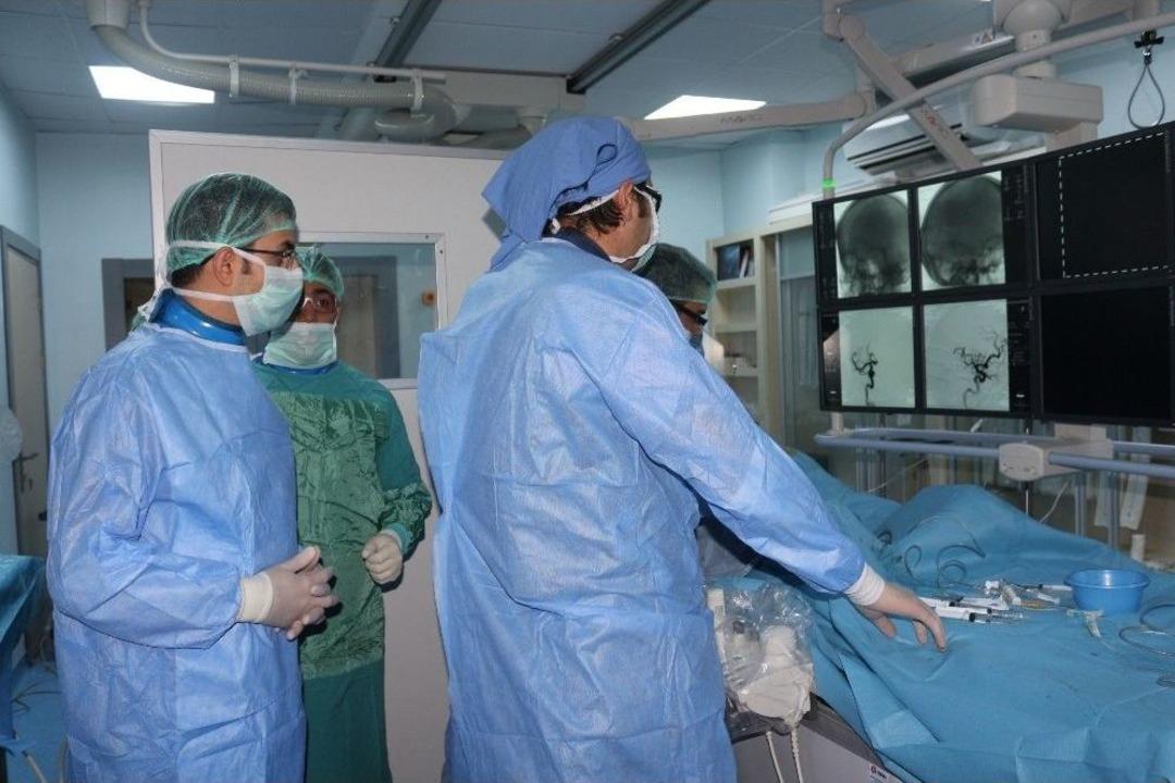 Van&rsquo;da Beyin Damarlarına Anjiyo Tedavisi