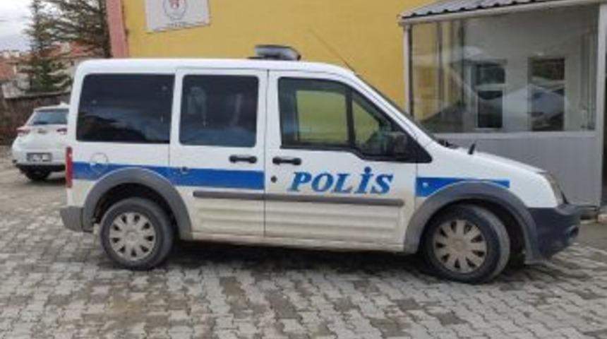 Tuvalette Unutulan Silah, Cezaevinden İzinli &Ccedil;ıkan Mahkumun Eline Ge&ccedil;ti