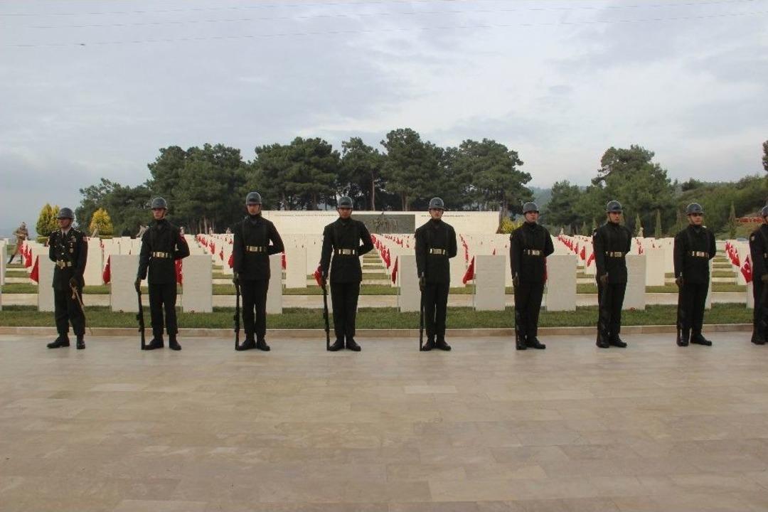 Akbaş Şehitliği T&ouml;renle A&ccedil;ıldı