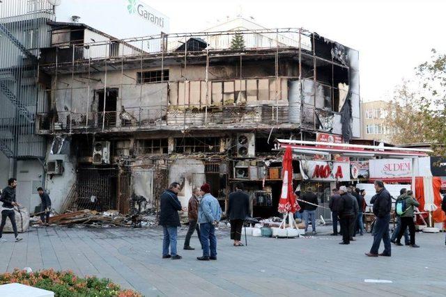 Antalya’da İş Hanında Yangın