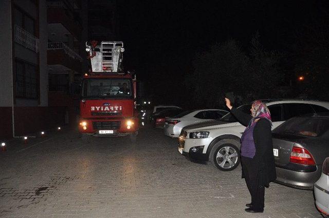 Kapının Anahtarını İçeride Unutan Yaşlı Kadının Yardımına İtfaiye Yetişti