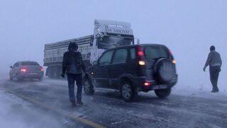 Ardahan’da Ulaşıma Kar Ve Tipi Engeli