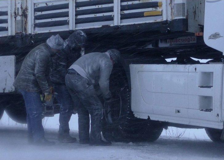 Ardahan’da Ulaşıma Kar Ve Tipi Engeli G2