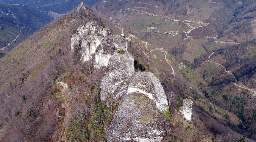 Efsaneye Konu Olan Kayalıklar Havadan G&ouml;r&uuml;nt&uuml;lendi