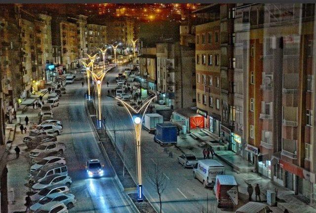 Hakkari’de İki Cadde Daha Renklendirildi