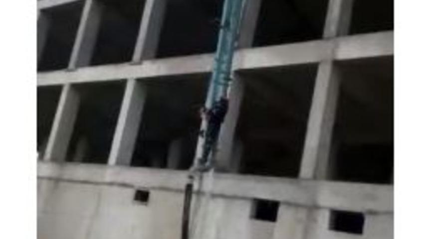 (&ouml;zel) İnşaat İş&ccedil;isinin &Ouml;l&uuml;me Meydan Okuyan Tercihi Kamerada