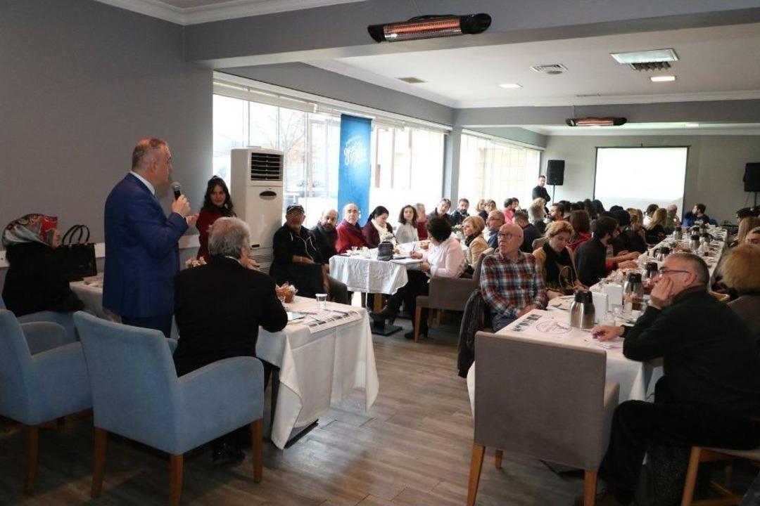 Başkan Remzi Aydın, Kadın Kuaf&ouml;rleriyle Buluştu