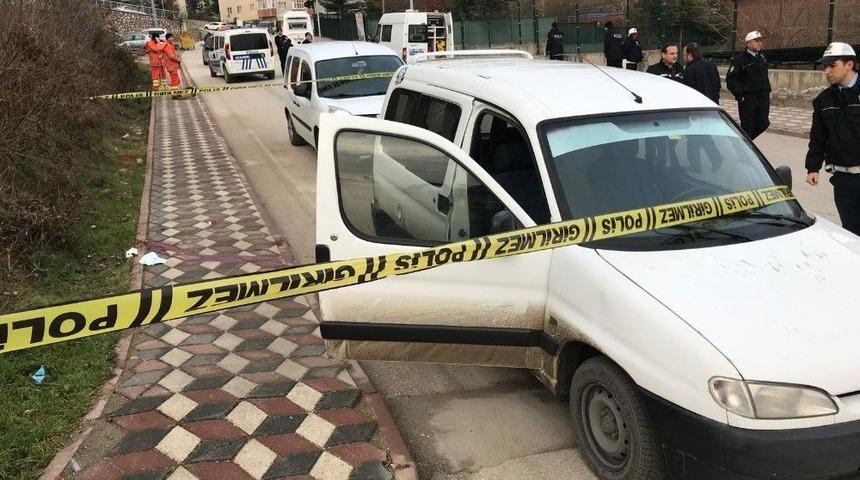 Tartıştığı Kız Arkadaşının G&ouml;z&uuml; &Ouml;n&uuml;nde Kafasına Sıktı