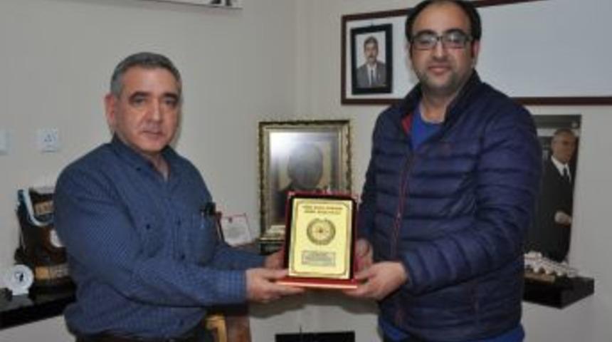 Thk&rsquo;dan Başkan S&uuml;mer&rsquo;e Teşekk&uuml;r Plaketi