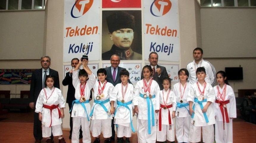 Tekden&rsquo;in Minik Karatecileri Adana&rsquo;dan Başarıyla D&ouml;nd&uuml;