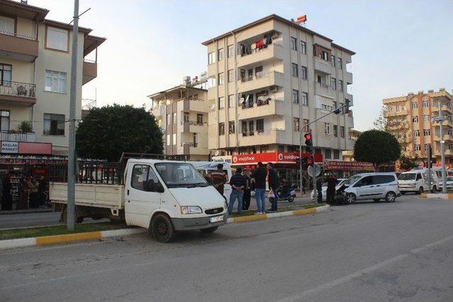 Manavgat’ta 2 Trafik Kazası: 1 Yaralı