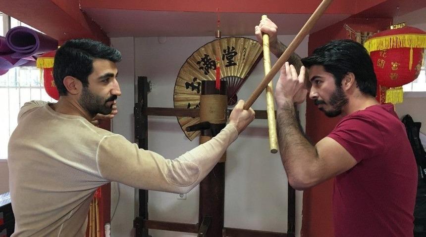 (&ouml;zel) D&uuml;nya Yıldızlarının Korumasından Polis Ve Askere D&ouml;v&uuml;ş Eğitimi