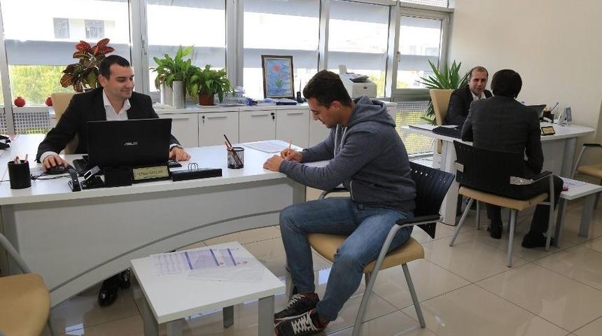 Binlerce Kişiyi İş Sahibi Yapan Mobil Cv Bank, E- Belediyede