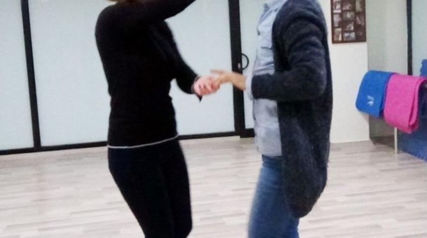 Gen&ccedil; Kadının B&uuml;y&uuml;leyen Dans Tutkusu