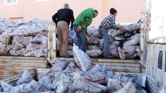 Kilis’te 10 Bin Dar Gelirli Aileye Kömür Dağıtımı Sürüyor