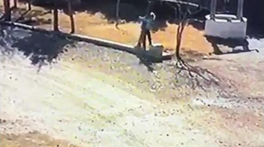 (&ouml;zel Haber) K&uuml;&ccedil;&uuml;k Kahramanların Arkadaşlarını Kurtarma Anı G&uuml;venlik Kamerasında