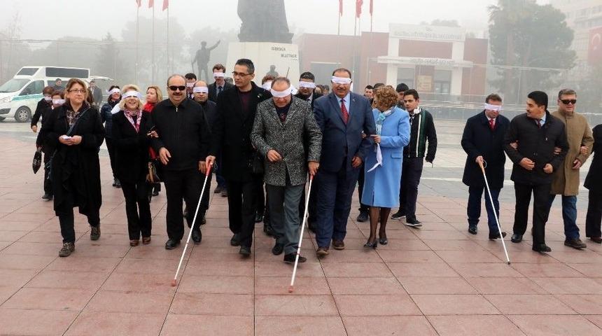 Her Şey G&ouml;rme Engellileri Anlamak İ&ccedil;in