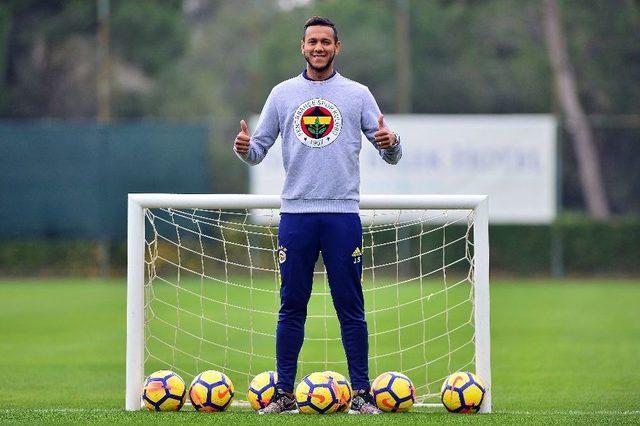 Josef De Souza: “fenerbahçe’de Mutluyum Ve Yeni Kontrat Yapmak İstiyorum”