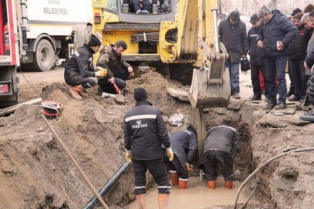 Dükkanlarını Su Basan Esnafların Zararı Karşılanacak