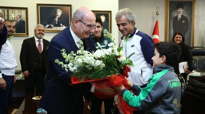 Eski Kul&uuml;b&uuml;nden Ato Başkanı&rsquo;na Ziyaret