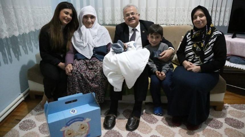 Rize&rsquo;de Yeni Doğan &Ccedil;ocuklarına Rize Belediye Başkanının İsmini Verdiler