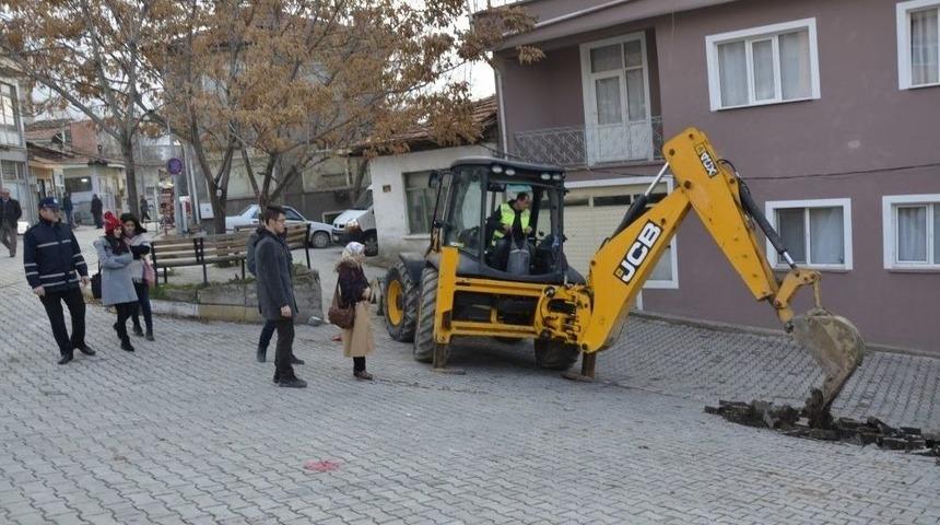 Emet&rsquo;te Balık Ve Peynir Pazarı Yapımı İ&ccedil;in Alt Yapı &Ccedil;alışmalarına Başlandı