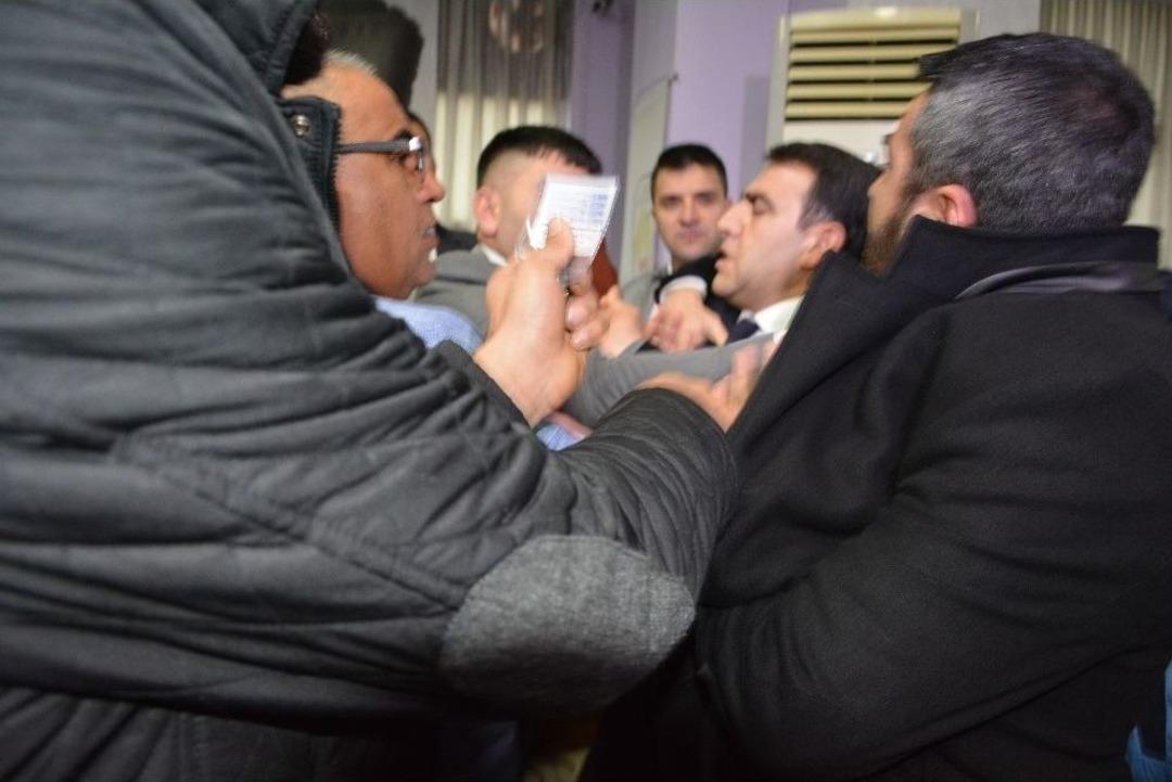 Pazarcılar Odasında Yumruklar Konuştu