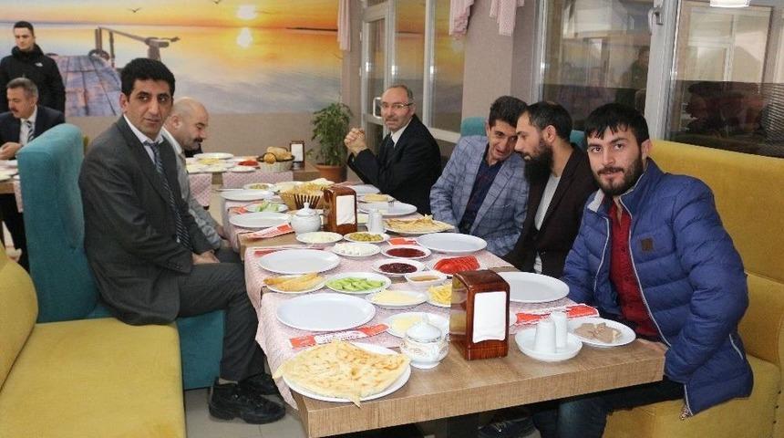 Vali Elban Basın Mensupları İle Bir Araya Geldi