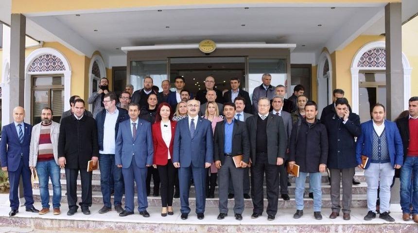 Vali K&ouml;şger, Aydınlı Gazetecileri Kahvaltıda Buluşturdu