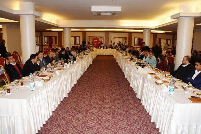 Vali K&ouml;şger, Aydınlı Gazetecileri Kahvaltıda Buluşturdu 1