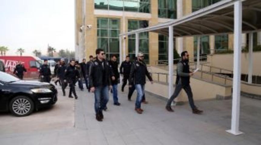 Fet&ouml;&rsquo;n&uuml;n S&ouml;zde İmamı Olduğu İddia Edilen 8 Ş&uuml;pheli Tutuklandı