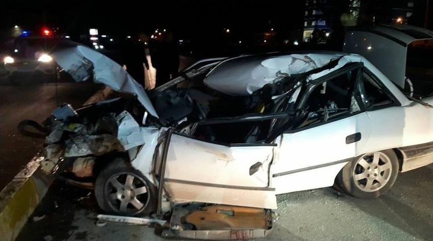 Otomobil Kamyona Arkadan Çarptı: 1 Ölü 1 Yaralı