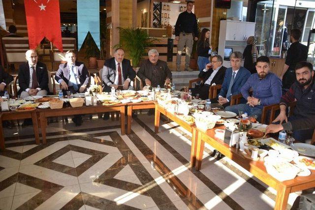 Siirt Belediye Başkan Vekili Taşkın, Gazetecilerle Bir Araya Geldi 2