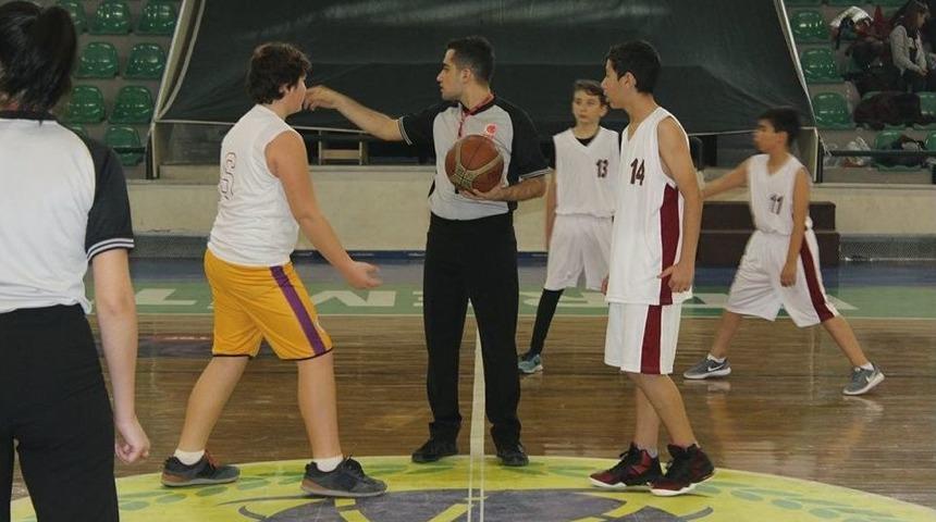 Basketbolda İl&ccedil;e Birincisi Oldular