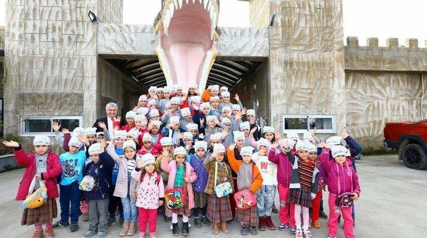 Başkan S&ouml;zen, &Ccedil;ocuklarla