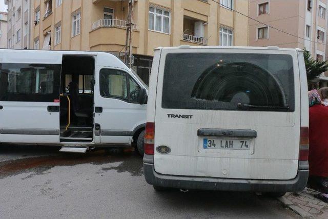 (özel) Kartal’da İki Minibüs Çarpıştı: 6 Yaralı