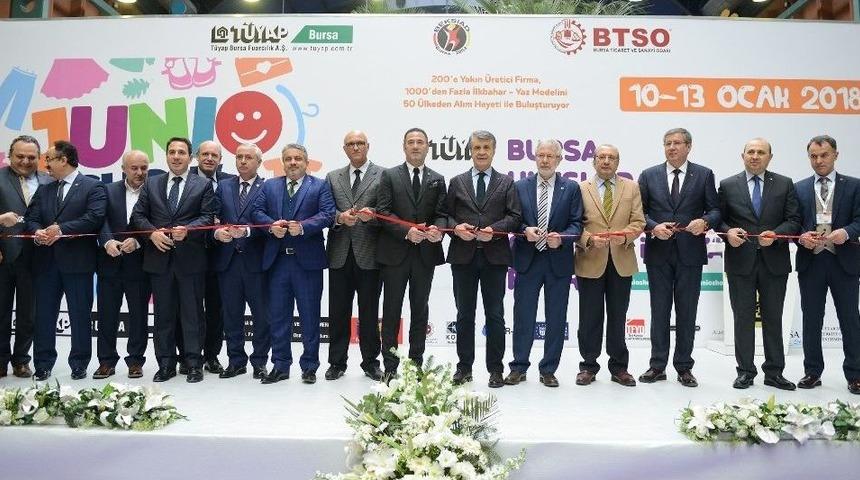 50 &Uuml;lkeden Bin İş Adamı Junioshow&rsquo;da