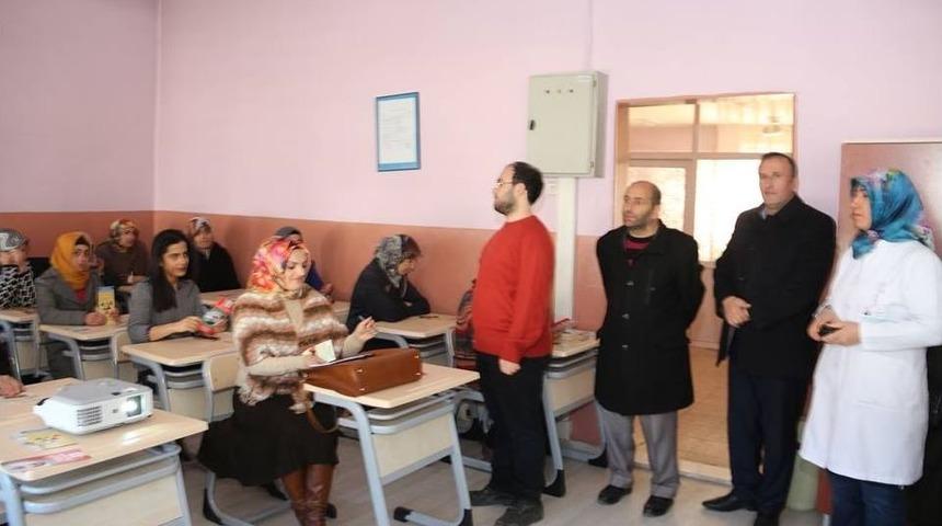 Kursiyerlere Verem Hastalığı Anlatıldı